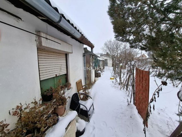 Eladó családi ház, Erdőkertesen 79.9 M Ft, 2 szobás