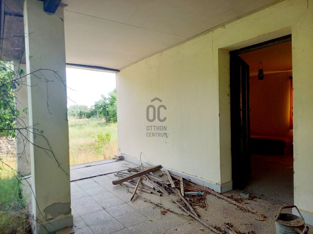 Eladó családi ház, Baján 2.9 M Ft, 1 szobás