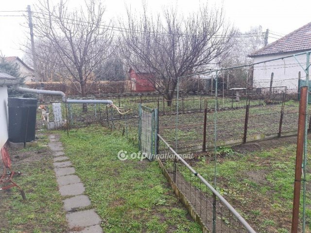 Eladó családi ház, Áporkán 79.9 M Ft, 3 szobás