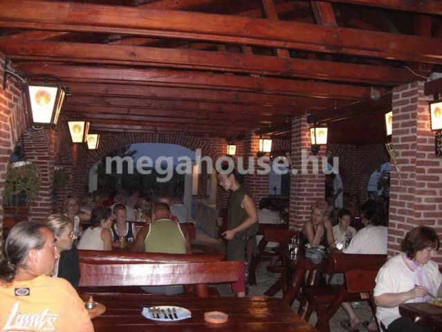 Eladó üzlethelyiség, Szántódon 120 M Ft / költözzbe.hu