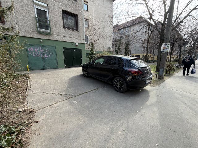 Eladó garázs, Budapesten, IX. kerületben, Telepy utcában