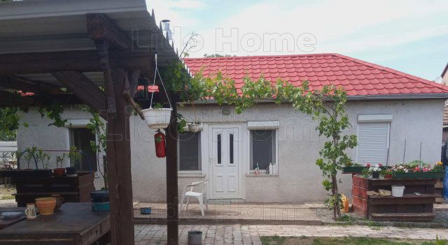 Eladó családi ház, Balatonszabadiban 65 M Ft, 5 szobás