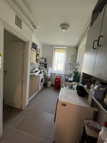 Eladó téglalakás, Pétfürdőn 36 M Ft, 2 szobás