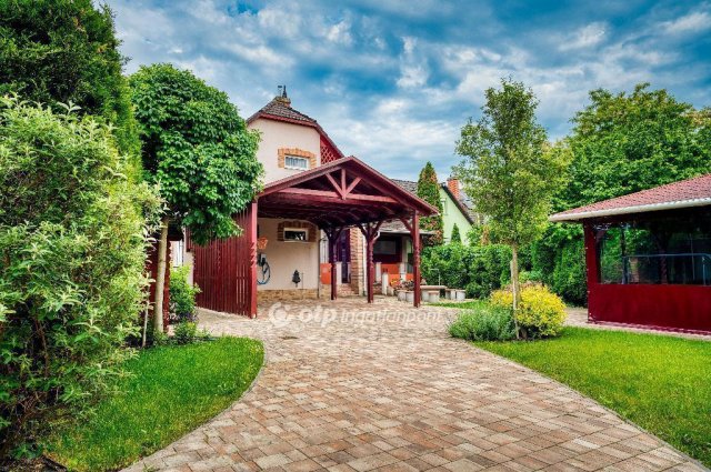 Eladó családi ház, Tiszavasváriban 70 M Ft, 5+3 szobás