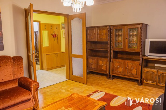 Kiadó téglalakás, albérlet, Szegeden 200 E Ft / hó, 3 szobás