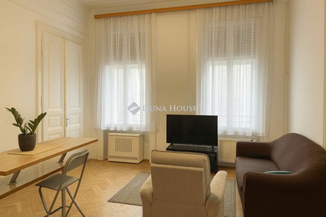 Eladó téglalakás, Budapesten, VI. kerületben 88.9 M Ft, 3 szobás