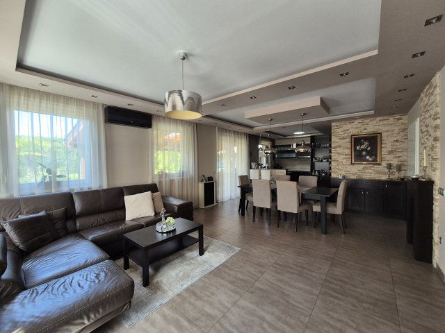 Eladó családi ház, Nagykőrösön 136 M Ft, 4 szobás