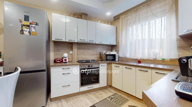 Eladó téglalakás, Nyíregyházán 73.5 M Ft, 3 szobás