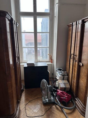 Eladó téglalakás, Pécsett 60 M Ft, 3 szobás