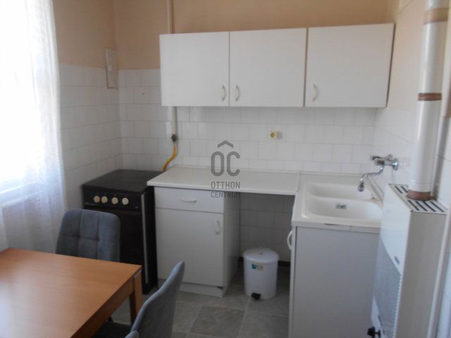 Kiadó téglalakás, albérlet, Kecskeméten 130 E Ft / hó