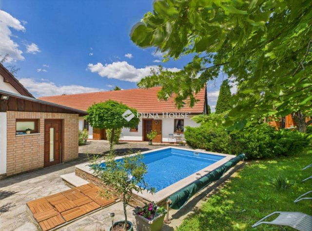 Eladó üzlethelyiség, Pócsán 110 M Ft, 3 szobás