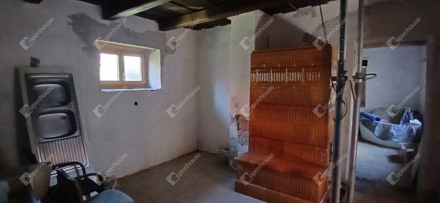 Eladó családi ház, Egerváron 11.9 M Ft, 1 szobás