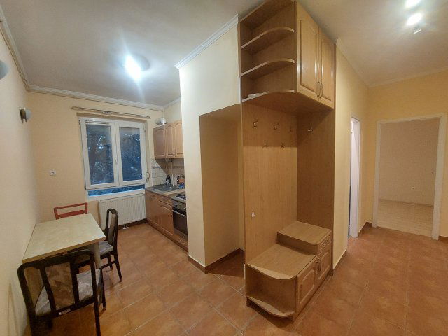 Kiadó téglalakás, albérlet, Esztergomban 175 E Ft / hó