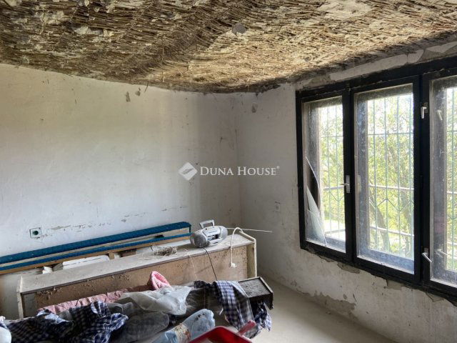 Eladó nyaraló, Tárnokon, Saszla utcában 13.9 M Ft, 3 szobás