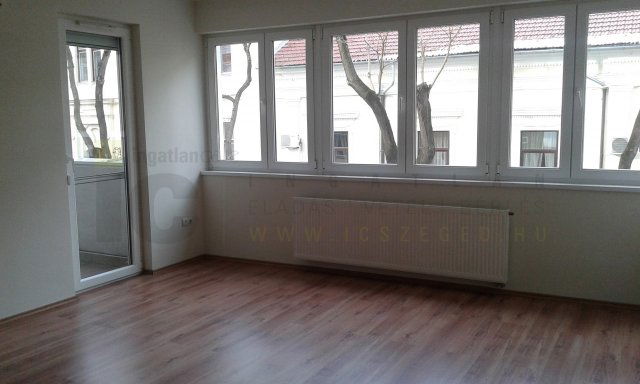 Eladó téglalakás, Szegeden, Hajnóczy utcában 98 M Ft