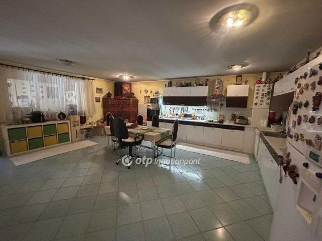 Eladó családi ház, Püspökhatvanon 65 M Ft, 4+1 szobás