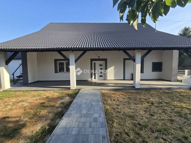 Eladó családi ház, Ságváron 95 M Ft, 4 szobás