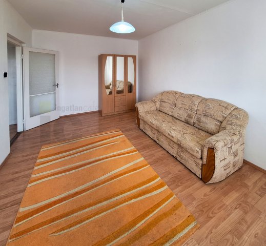 Kiadó panellakás, albérlet, Szegeden, Vedres utcában, 1+1 szobás