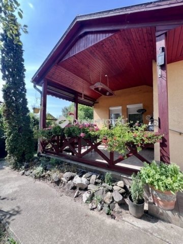 Eladó családi ház, Veresegyházon 115 M Ft, 4 szobás