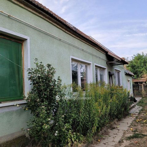 Eladó családi ház, Csóton 14.9 M Ft, 2 szobás