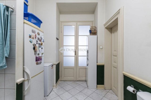 Eladó téglalakás, Budapesten, VI. kerületben 99.8 M Ft, 3 szobás