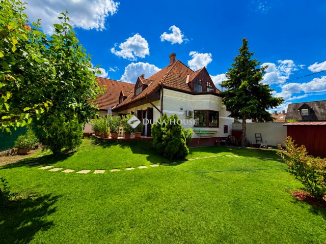 Eladó családi ház, Kecskeméten 199.89 M Ft, 8 szobás