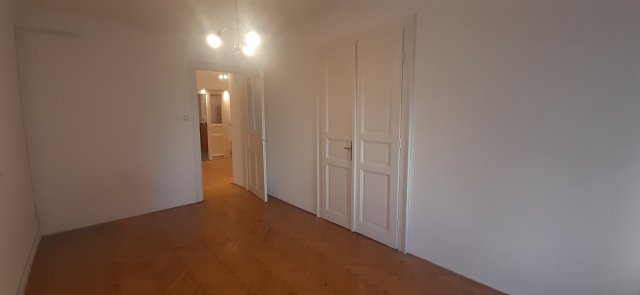 Kiadó téglalakás, albérlet, I. kerületben, Fő utcában