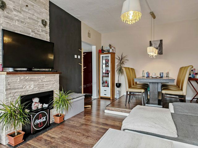 Eladó panellakás, Egerben 39.9 M Ft, 2 szobás