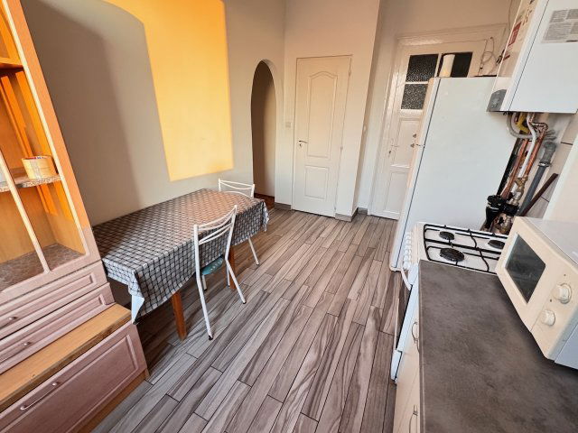 Kiadó téglalakás, albérlet, Győrött 140 E Ft / hó, 1+1 szobás