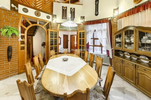 Eladó családi ház, Dunaföldváron 135 M Ft, 5 szobás