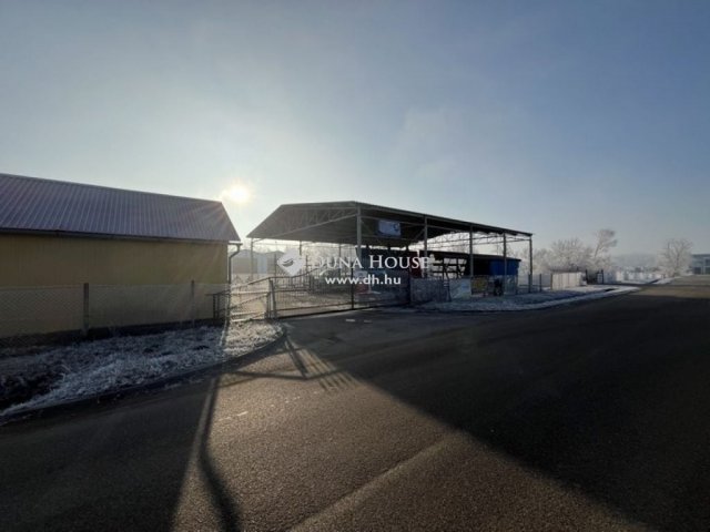 Eladó ipari ingatlan, Cegléden 125 M Ft / költözzbe.hu