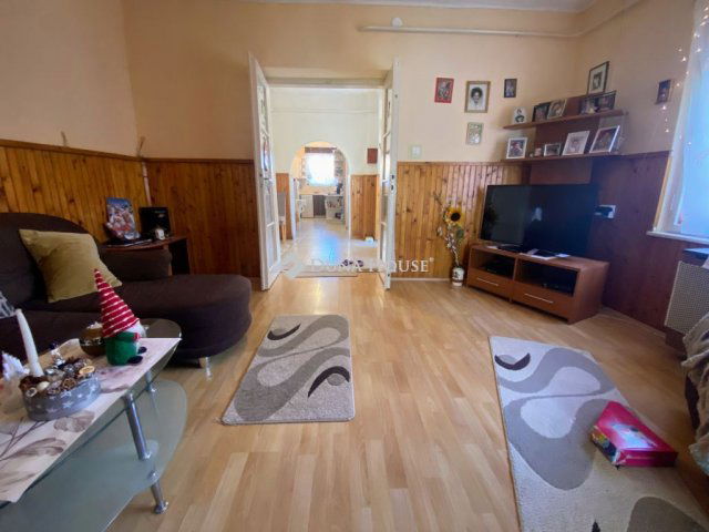 Eladó családi ház, Kunszentmiklóson 23.5 M Ft, 2 szobás