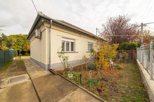 Eladó ikerház, Budapesten, XVIII. kerületben 79.9 M Ft, 4 szobás