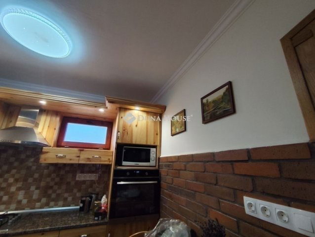 Eladó családi ház, Ócsán 93.9 M Ft, 6 szobás