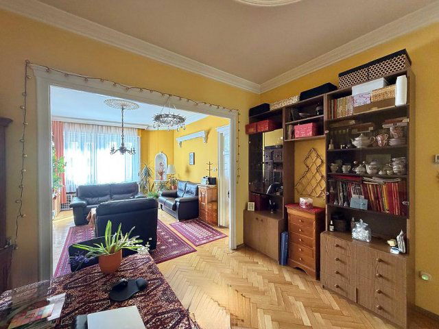 Eladó téglalakás, Budapesten, II. kerületben, Margit körúton