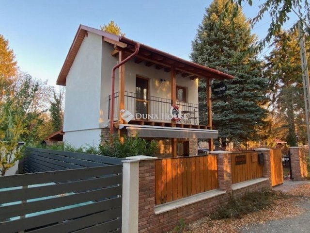 Eladó családi ház, Tasson 120 M Ft, 3 szobás