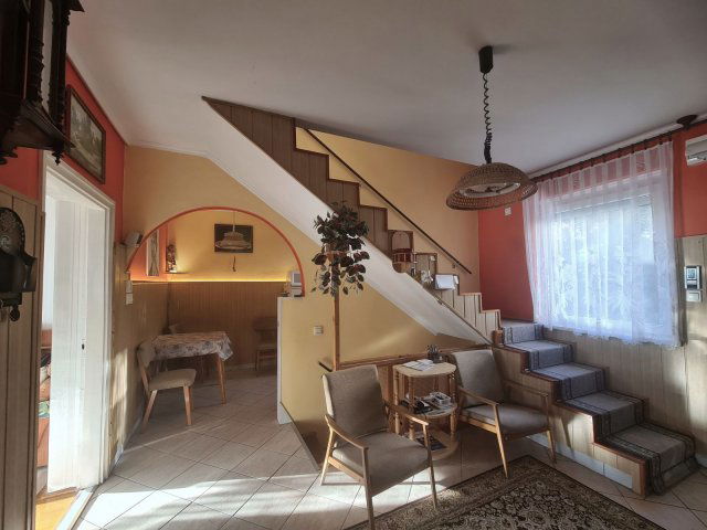 Eladó ikerház, Szentendrén 120 M Ft, 4+1 szobás