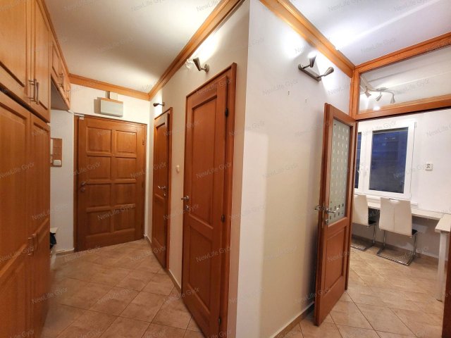 Eladó panellakás, Győrött 53.9 M Ft, 2 szobás