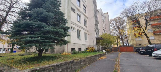 Eladó téglalakás, Tatabányán 63.4 M Ft, 2+1 szobás