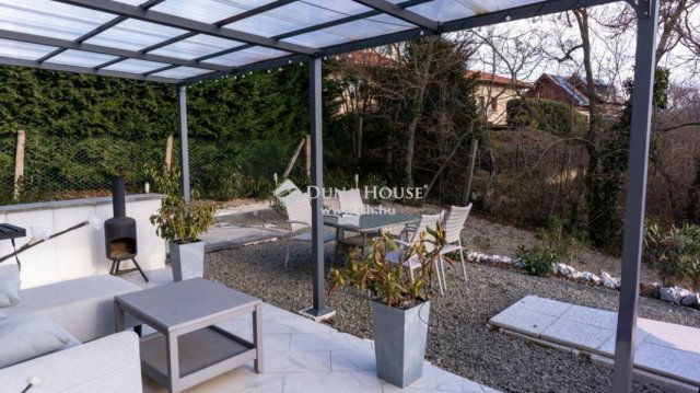 Eladó családi ház, Szentendrén 215 M Ft, 6 szobás