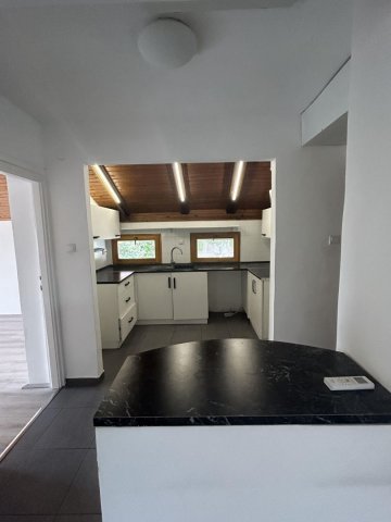 Kiadó téglalakás, albérlet, Pécsett 250 E Ft / hó, 3+1 szobás