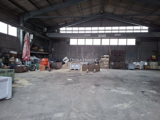 Eladó ipari ingatlan, Pécelen 299.5 M Ft / költözzbe.hu