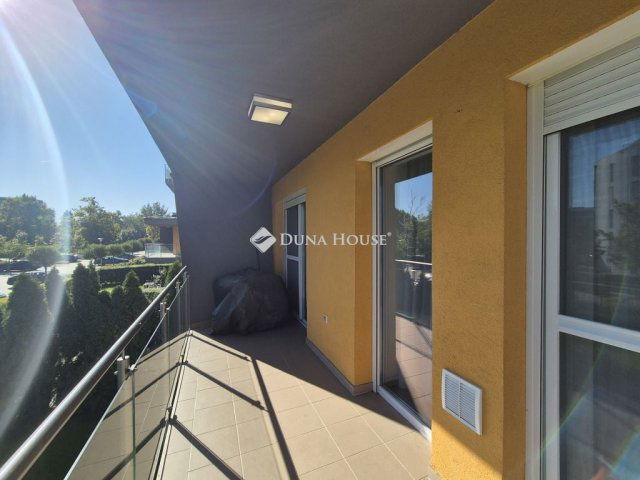 Eladó téglalakás, Siófokon 135 M Ft, 3 szobás