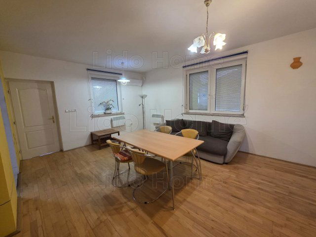 Kiadó családi ház, albérlet, Balatonfenyvesen 250 E Ft / hó