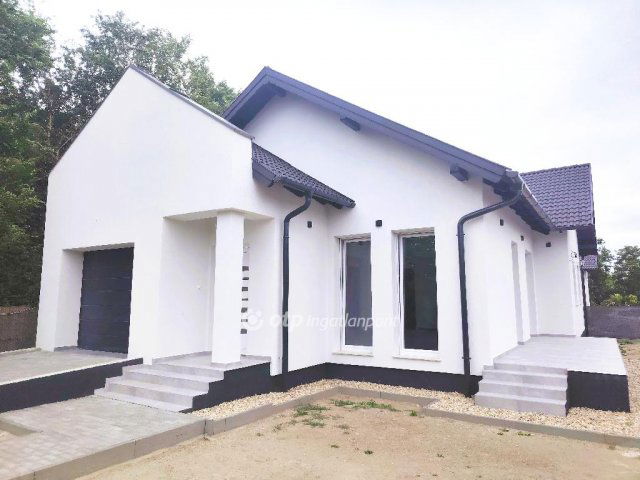 Eladó ikerház, Velencén 127 M Ft, 4 szobás