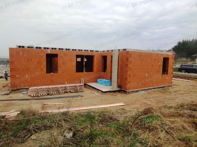 Eladó családi ház, Őrbottyánban 105.5 M Ft, 4 szobás