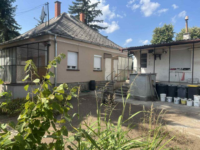 Eladó családi ház, Baján 46 M Ft, 3 szobás