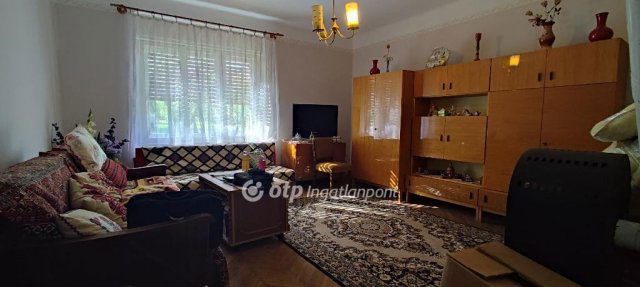 Eladó családi ház, Kispiriten 15.9 M Ft, 4 szobás