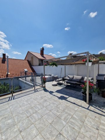 Eladó családi ház, Pécsett 109 M Ft, 2+1 szobás