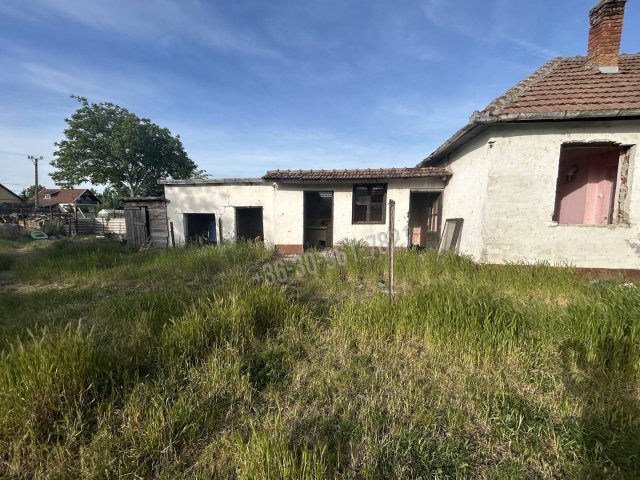Eladó családi ház, Sarkadon 8 M Ft, 1+1 szobás